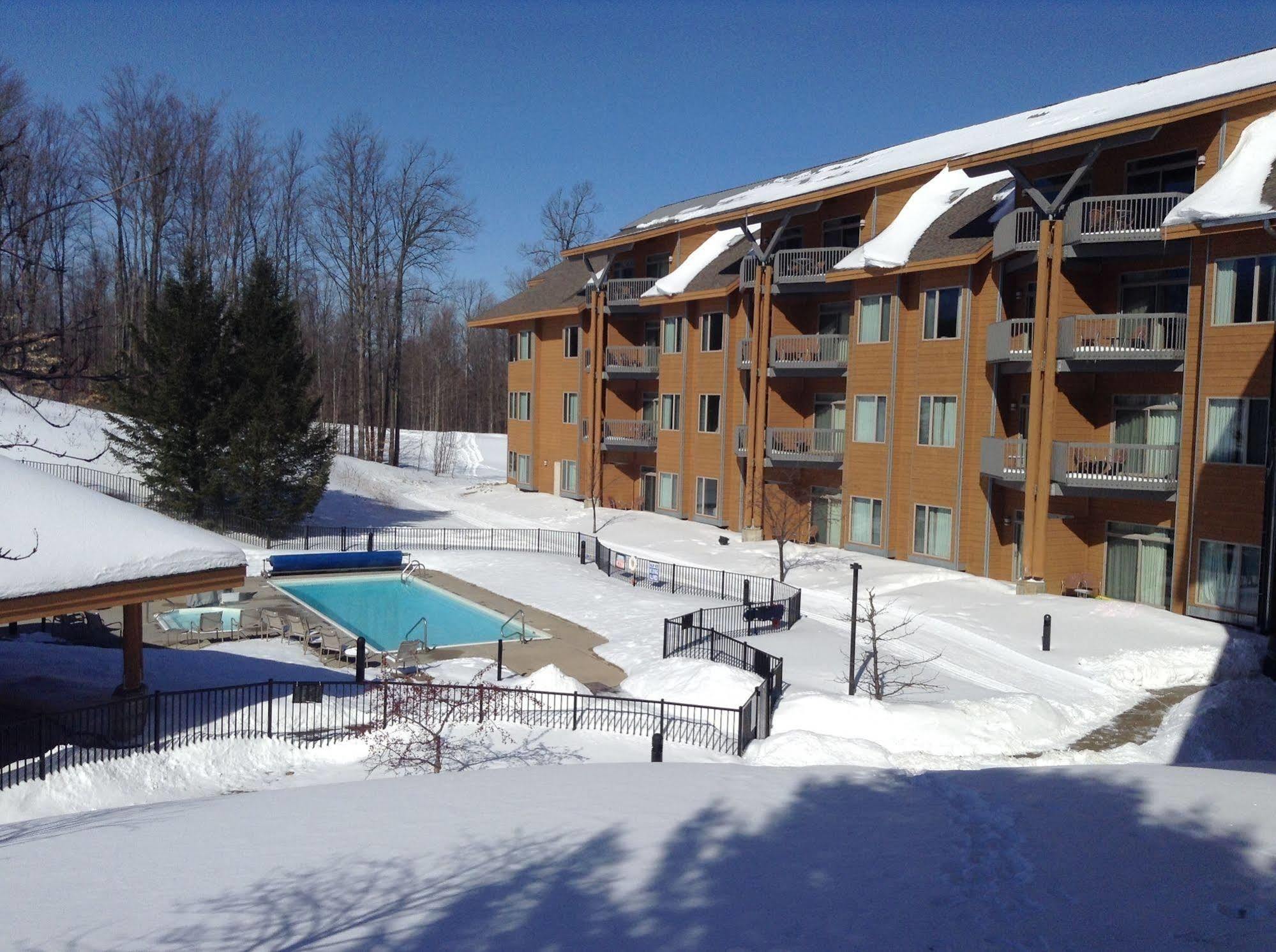 Cedar River Village Bellaire Exterior photo
